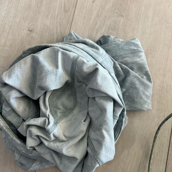 Lululemon women’s leggings crop size 4 - Picture 9 of 9